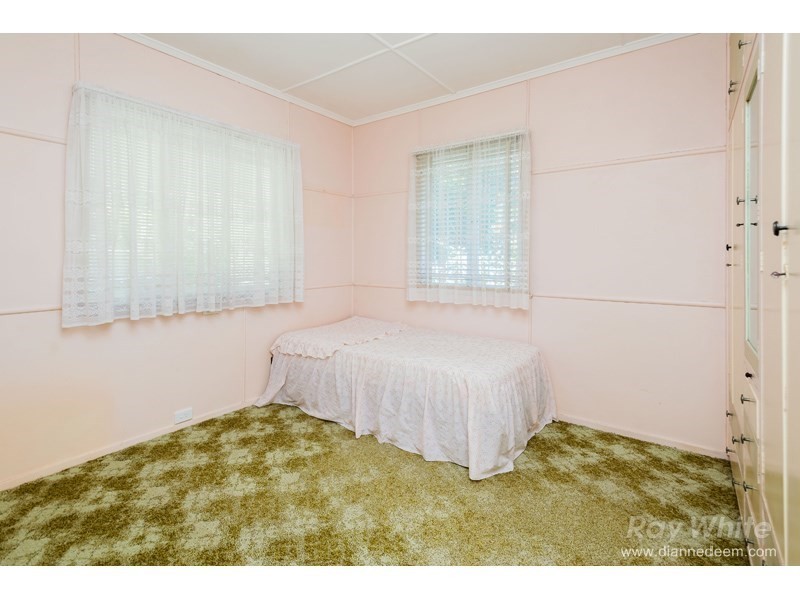 12 Strathfield Street, Tarragindi QLD 4121