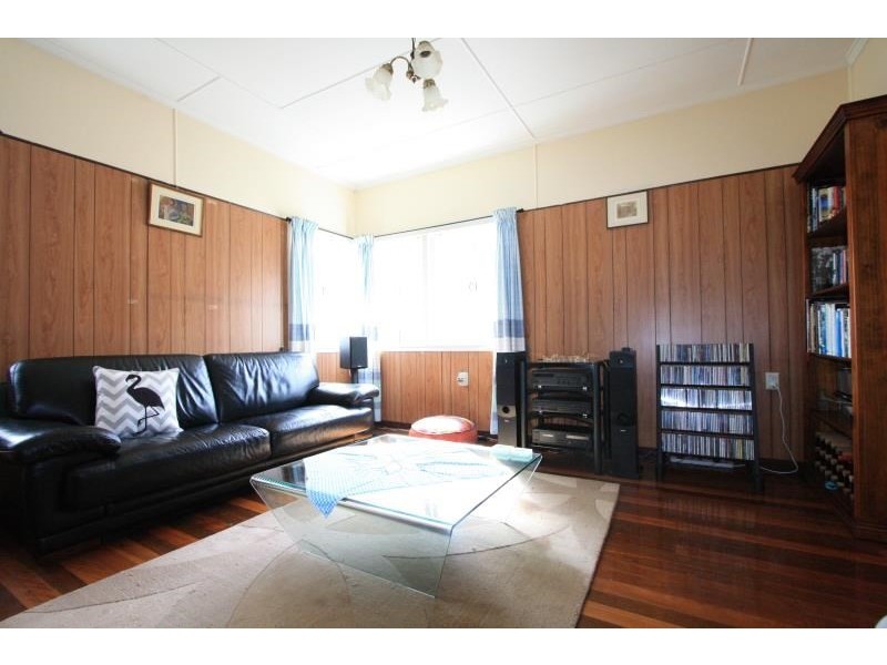 36 Emma Street, Holland Park QLD 4121