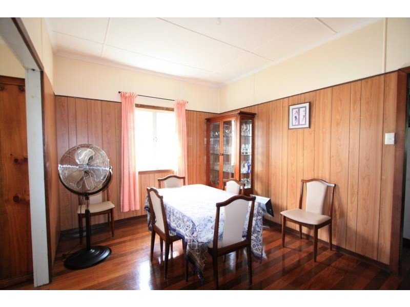 36 Emma Street, Holland Park QLD 4121