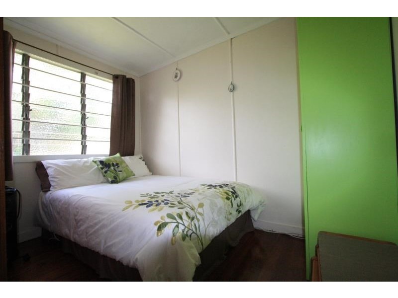 36 Emma Street, Holland Park QLD 4121