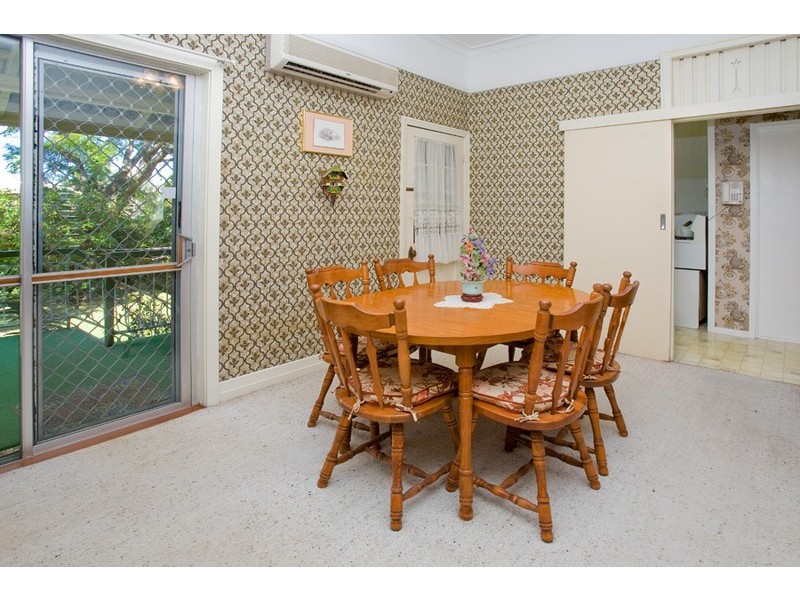 20 Crown Street, Holland Park West QLD 4121