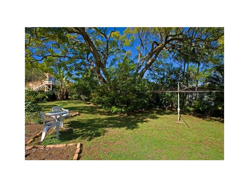 20 Crown Street, Holland Park West QLD 4121