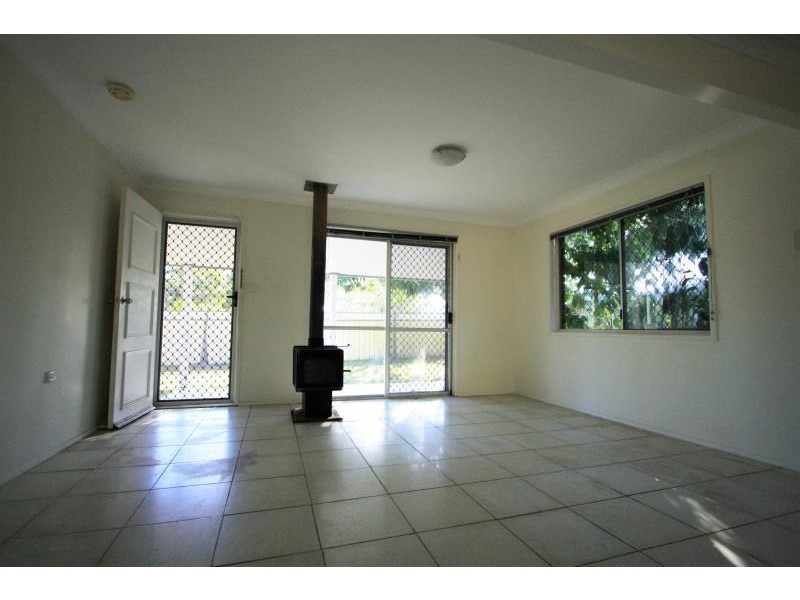 6 Moore Street, Loganlea QLD 4131