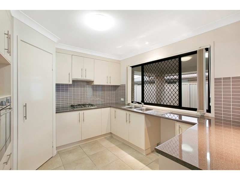 8 Sasha Street, Wynnum West QLD 4178