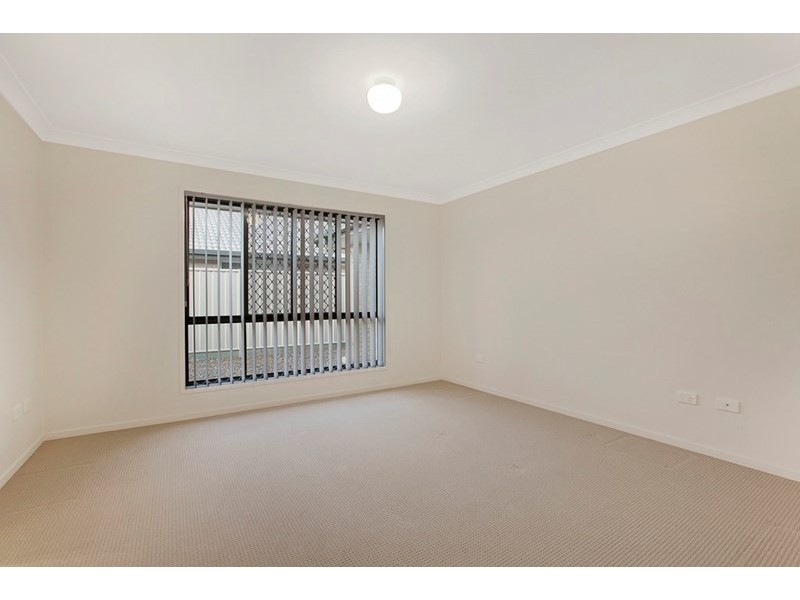 8 Sasha Street, Wynnum West QLD 4178