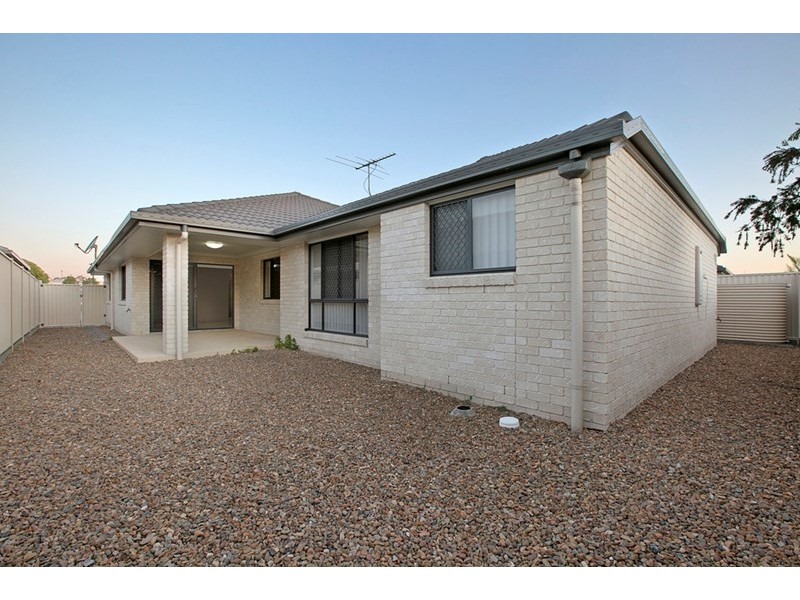 8 Sasha Street, Wynnum West QLD 4178