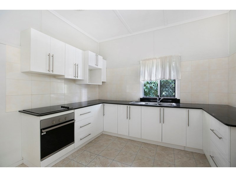 42 Abbotsleigh Street, Holland Park QLD 4121