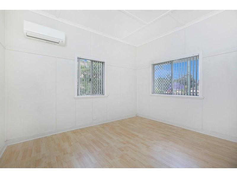 42 Abbotsleigh Street, Holland Park QLD 4121