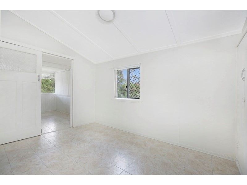 42 Abbotsleigh Street, Holland Park QLD 4121