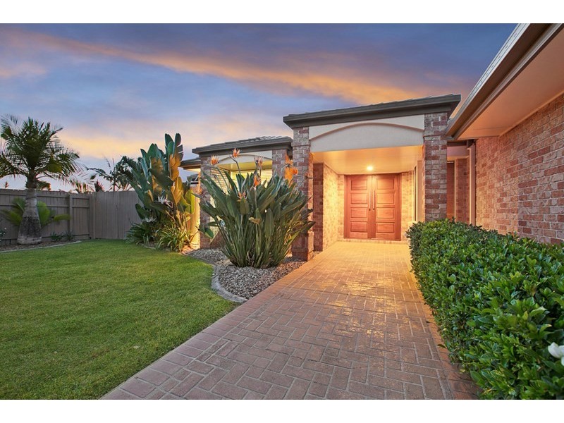 10 Cedar Close, Mackenzie QLD 4156