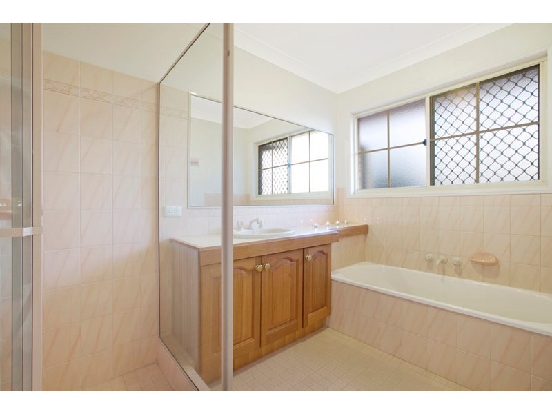 5 Myola Court, Carindale QLD 4152