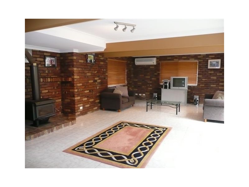 74 Blue Grass Crescent, Eight Mile Plains QLD 4113