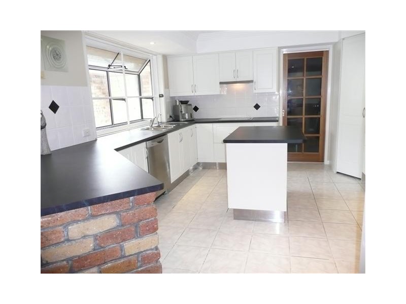 74 Blue Grass Crescent, Eight Mile Plains QLD 4113