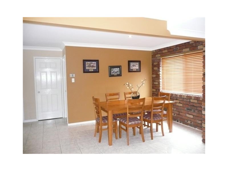 74 Blue Grass Crescent, Eight Mile Plains QLD 4113