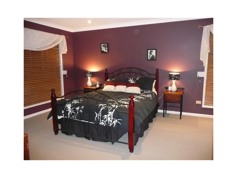 74 Blue Grass Crescent, Eight Mile Plains QLD 4113