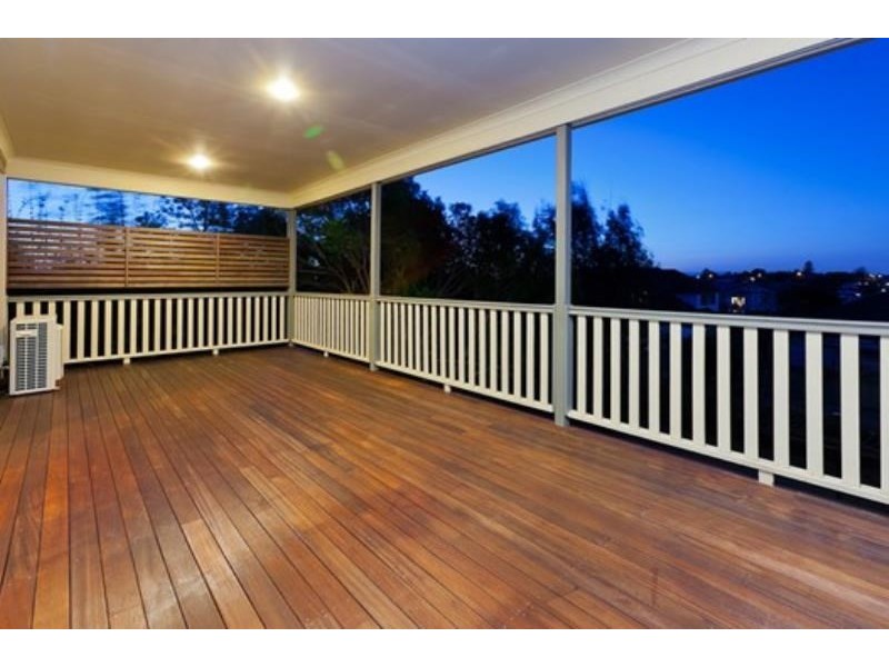 27 Boronia Avenue, Holland Park West QLD 4121