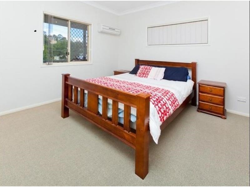 27 Boronia Avenue, Holland Park West QLD 4121