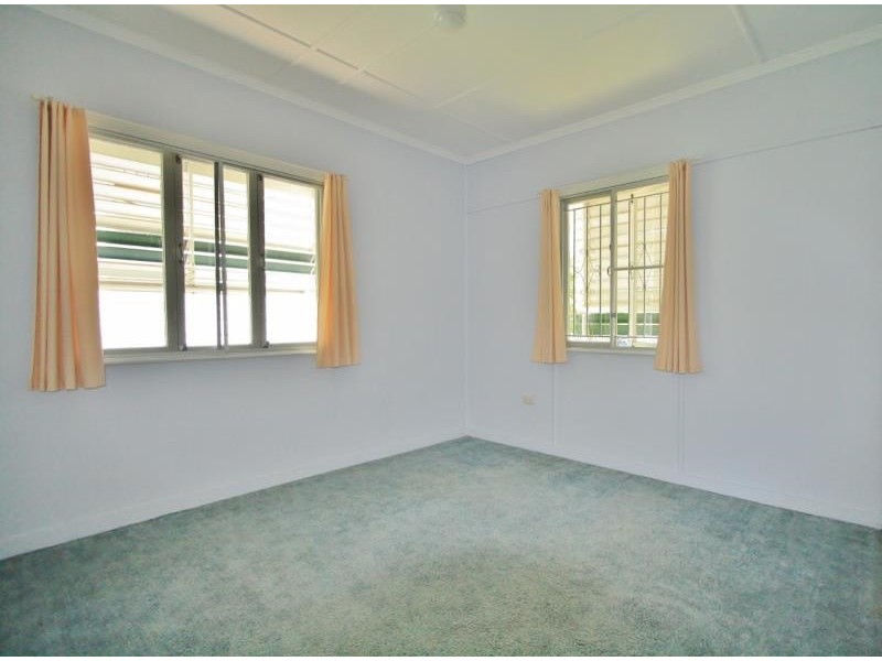 8 Gladstone Street, Coorparoo QLD 4151