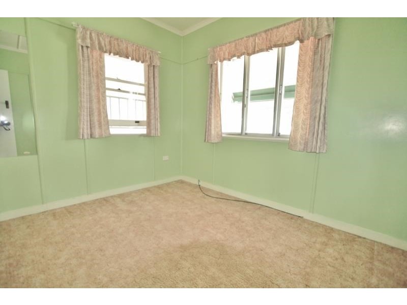 8 Gladstone Street, Coorparoo QLD 4151