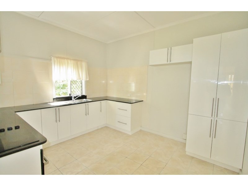 42 Abbotsleigh Street, Holland Park QLD 4121