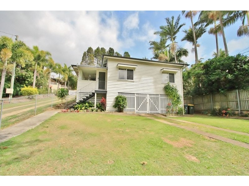 42 Abbotsleigh Street, Holland Park QLD 4121