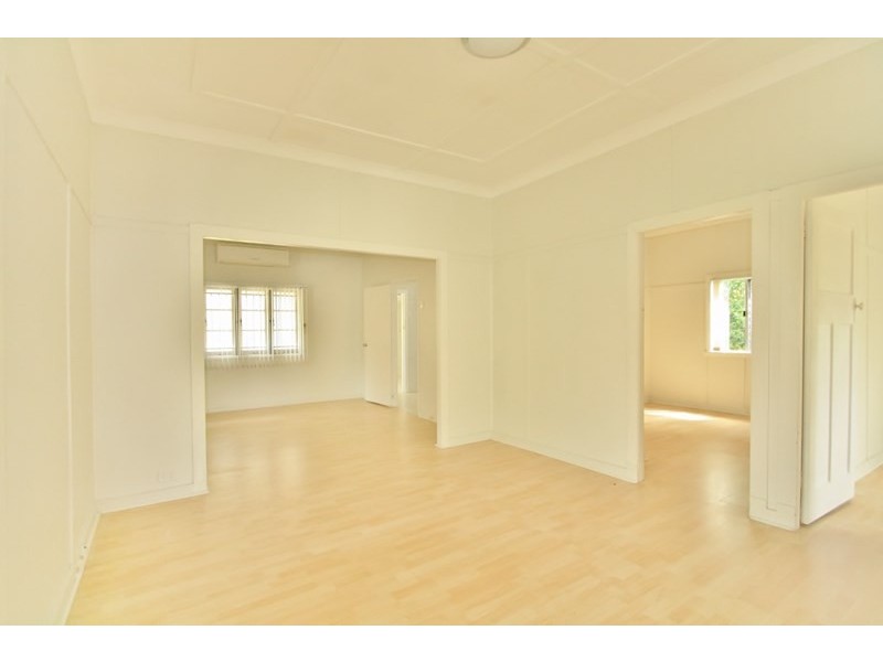 42 Abbotsleigh Street, Holland Park QLD 4121