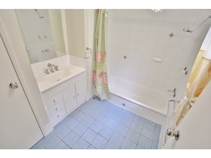 42 Abbotsleigh Street, Holland Park QLD 4121