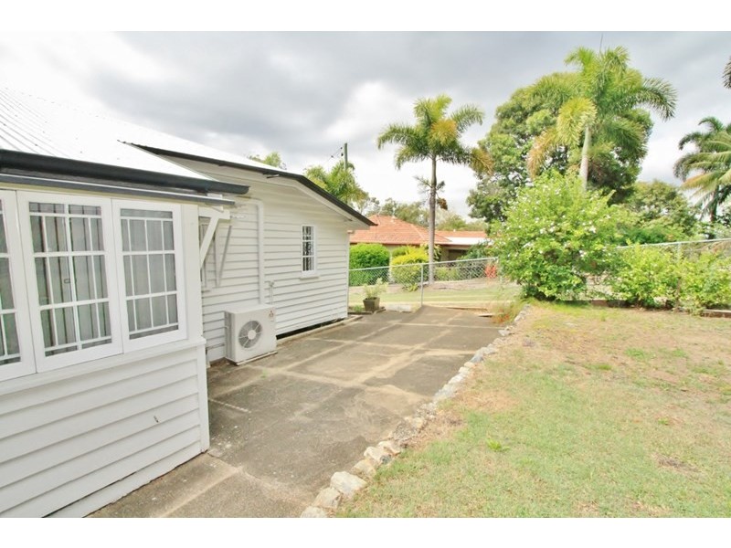 42 Abbotsleigh Street, Holland Park QLD 4121