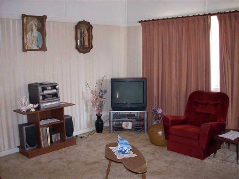 64 Seville Road, HOLLAND Park, Holland Park QLD 4121