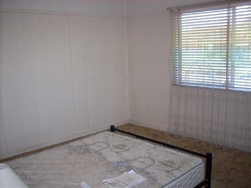 64 Seville Road, HOLLAND Park, Holland Park QLD 4121