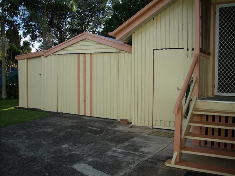 64 Seville Road, HOLLAND Park, Holland Park QLD 4121