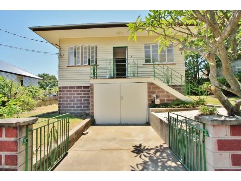 8 Harrogate Street, Woolloongabba QLD 4102