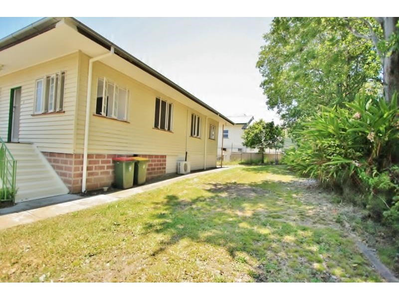 8 Harrogate Street, Woolloongabba QLD 4102