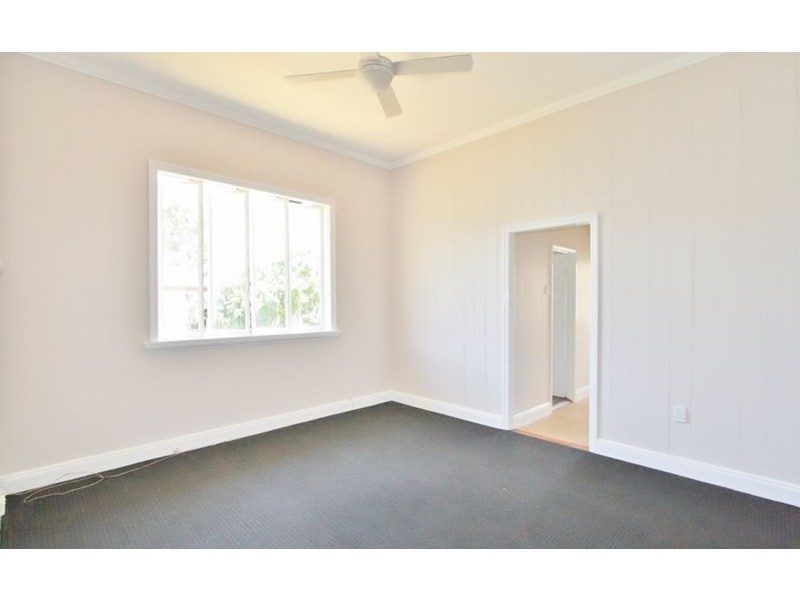 8 Harrogate Street, Woolloongabba QLD 4102