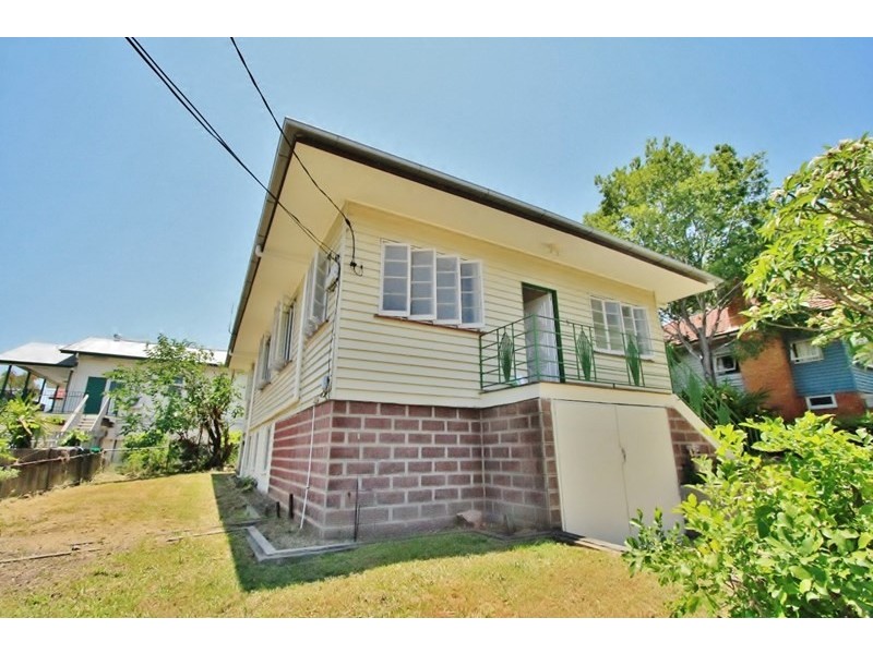 8 Harrogate Street, Woolloongabba QLD 4102