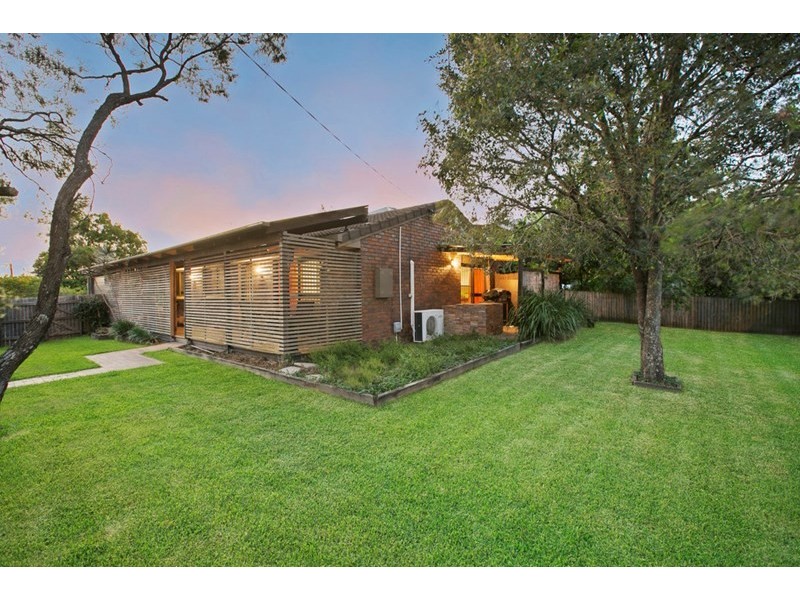 827 Cavendish Road, Holland Park QLD 4121