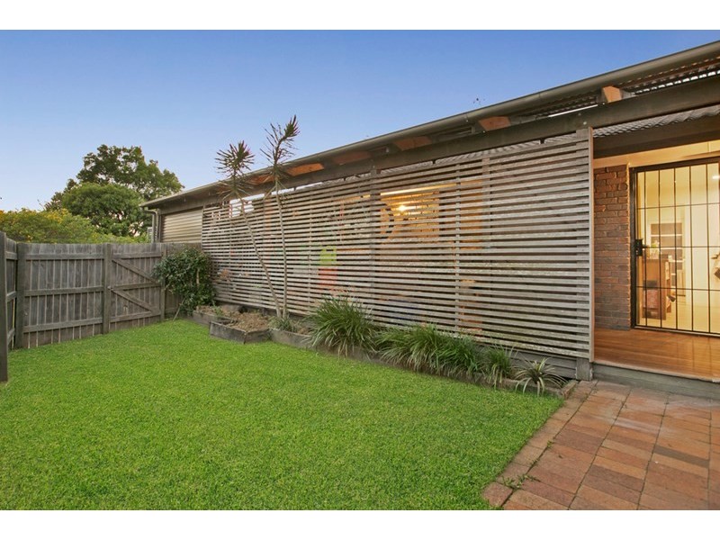 827 Cavendish Road, Holland Park QLD 4121