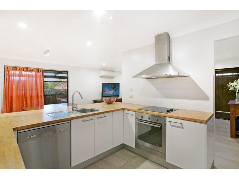 827 Cavendish Road, Holland Park QLD 4121