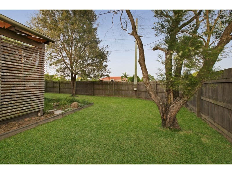 827 Cavendish Road, Holland Park QLD 4121