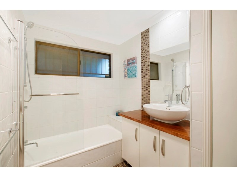 827 Cavendish Road, Holland Park QLD 4121