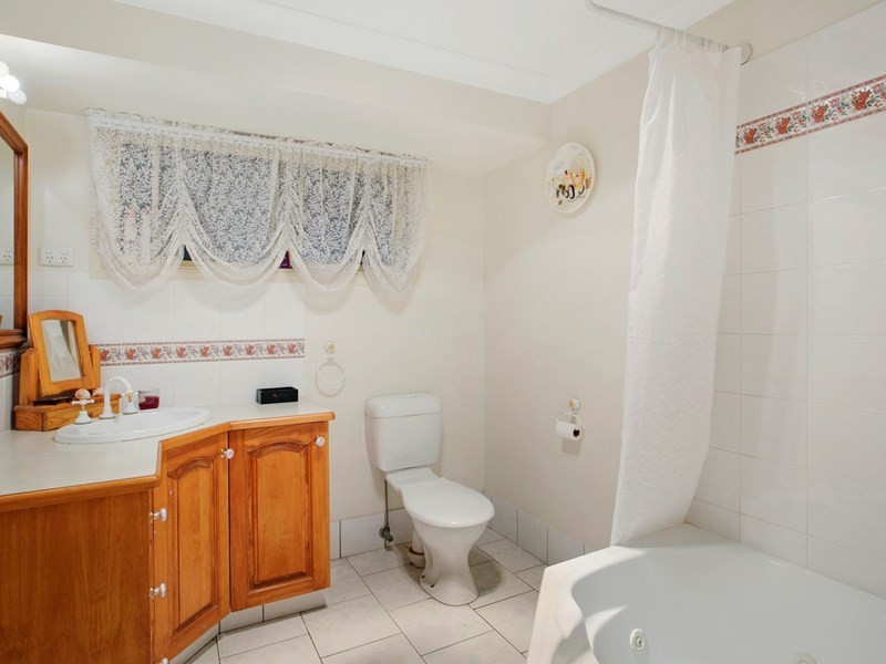 9-15 Mayfair Lane, Stanthorpe QLD 4380