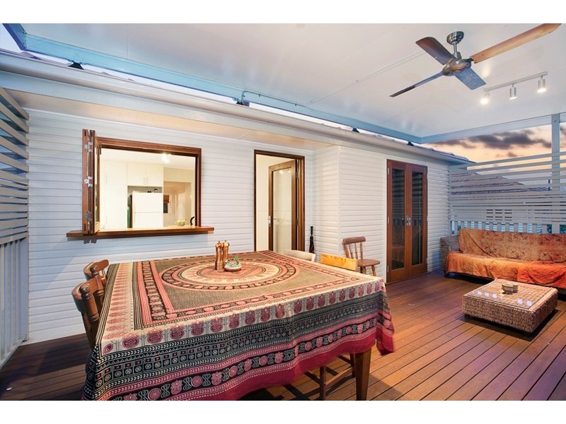 110 Harold Street, Holland Park QLD 4121