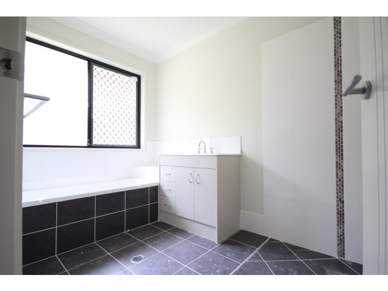 48 Gordon Drive, Bellbird Park QLD 4300