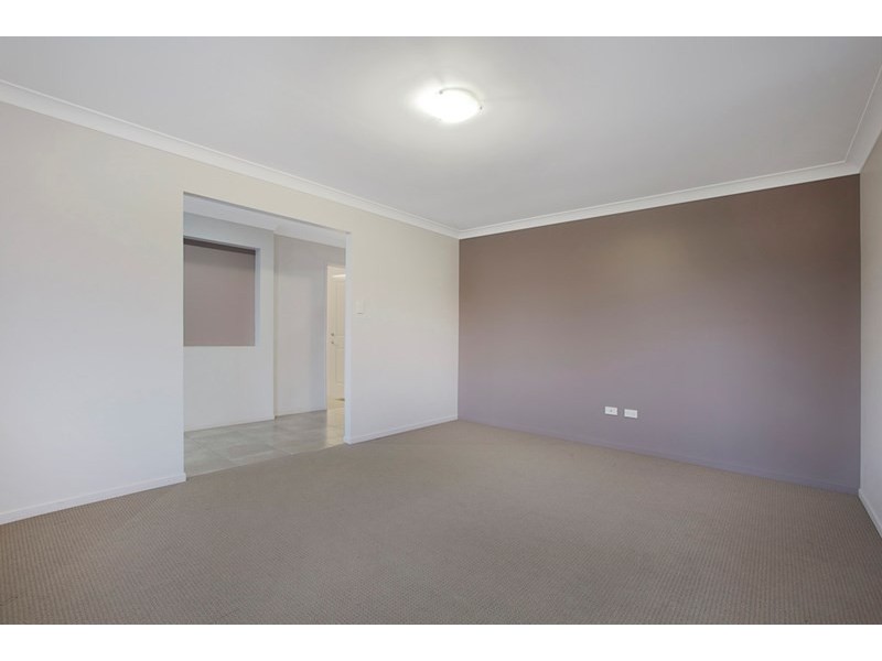 8 Sasha Street, Wynnum West QLD 4178