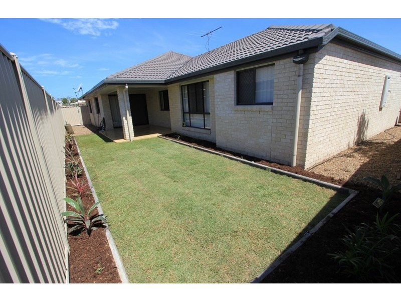 8 Sasha Street, Wynnum West QLD 4178