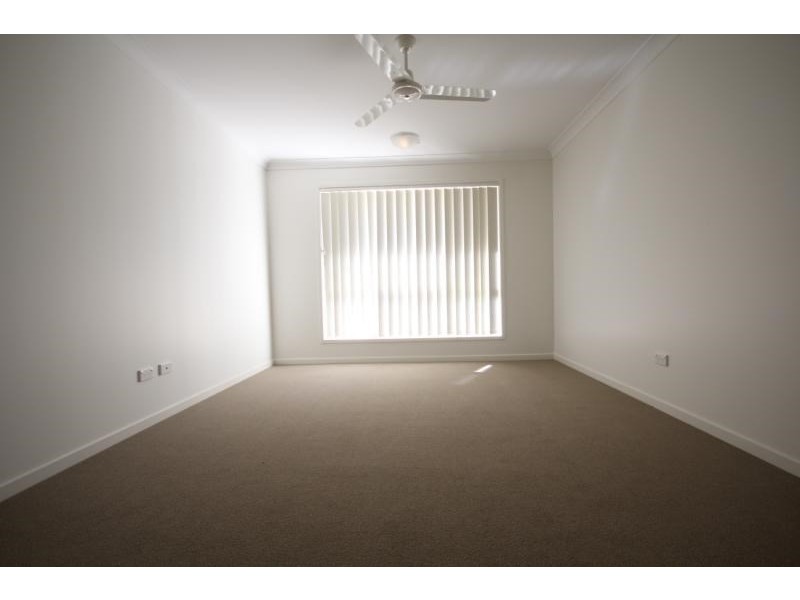 18 Gordon Drive, Bellbird Park QLD 4300