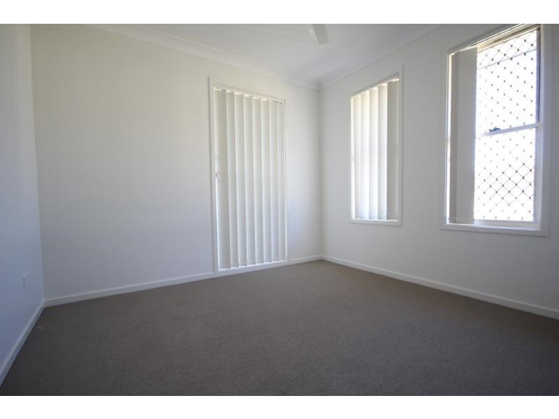 18 Gordon Drive, Bellbird Park QLD 4300