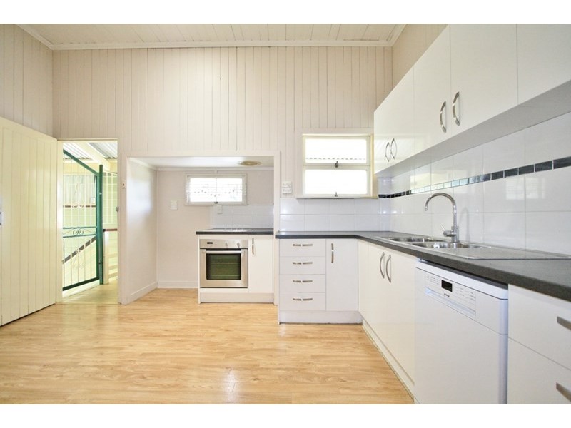 23 Headfort Street, Greenslopes QLD 4120