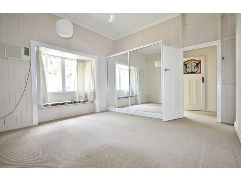 23 Headfort Street, Greenslopes QLD 4120