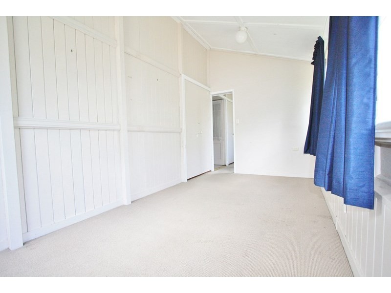 23 Headfort Street, Greenslopes QLD 4120